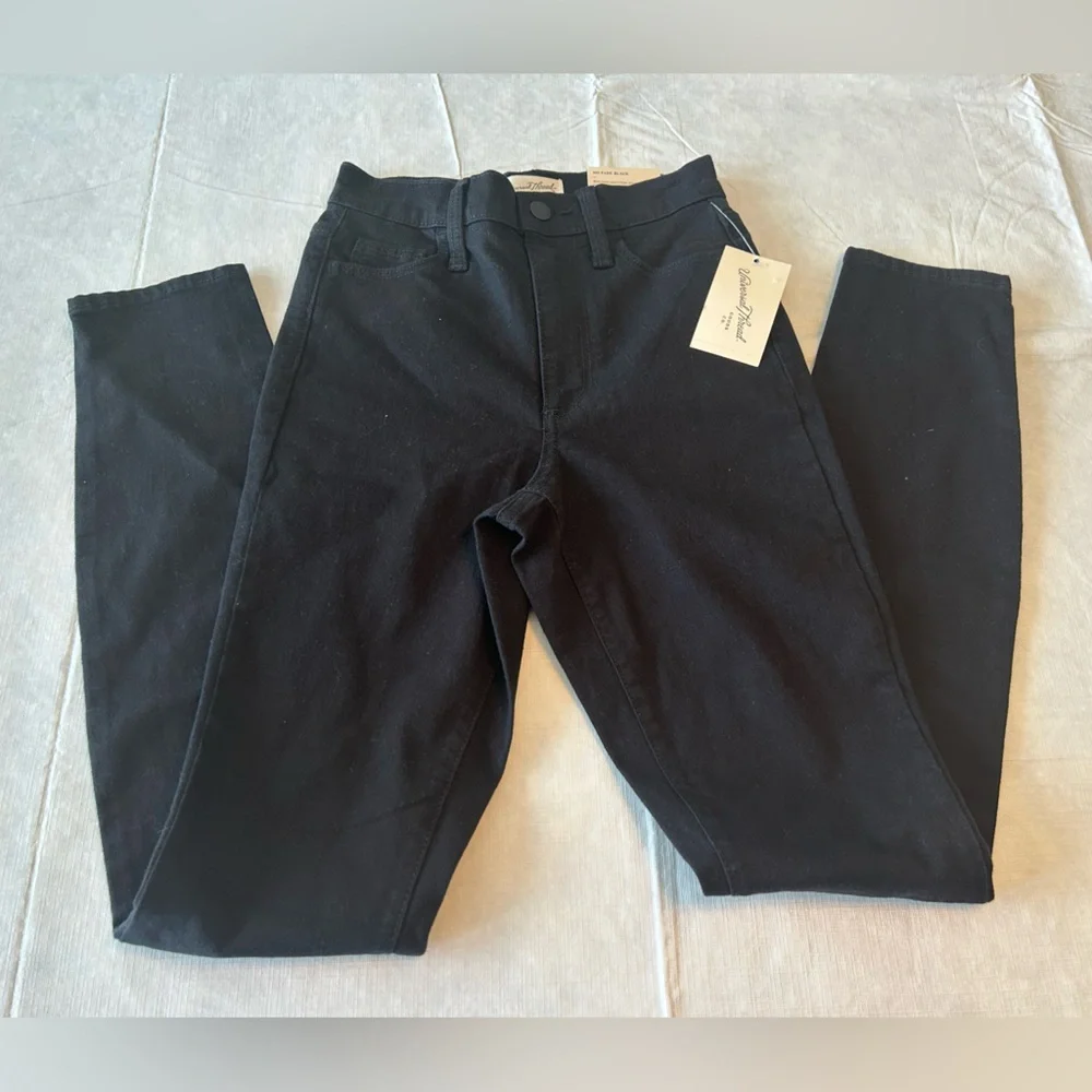 Universal Thread Black High-Rise Skinny Jeans - Slim Fit - Picture 4 of 8